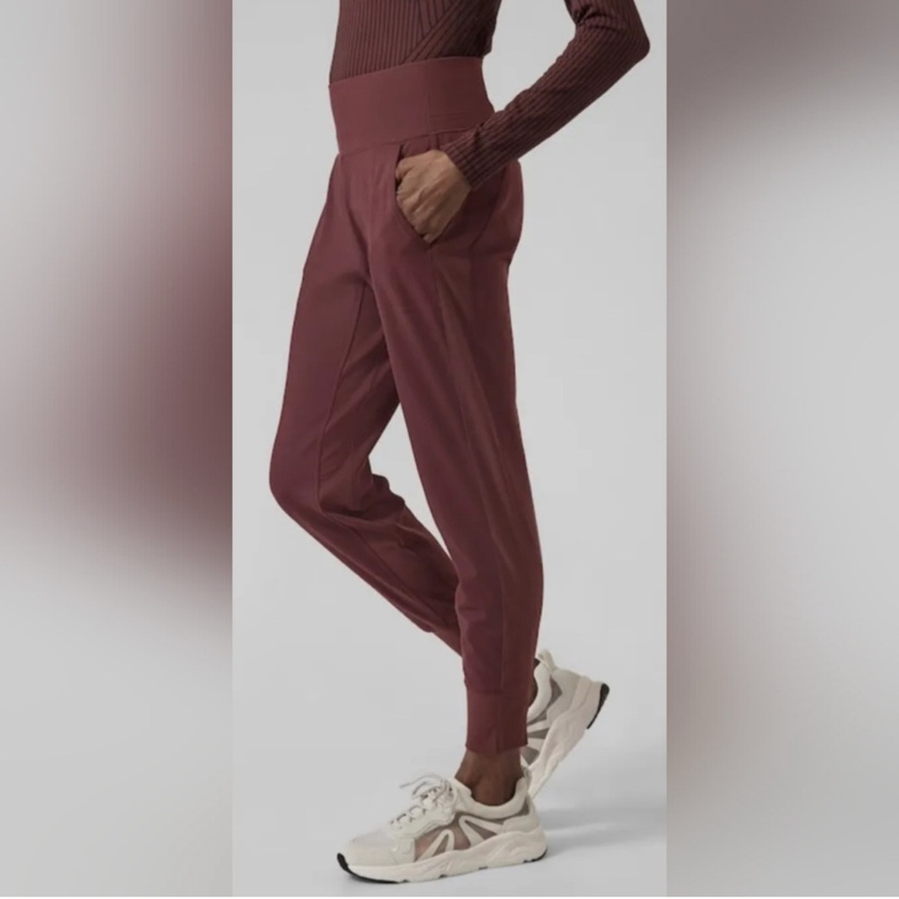 Like New! Athleta Venice Velvet Stripe Joggers High Waist Stretch, Burgundy.
